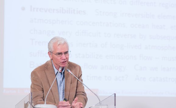 Martin Weitzman.jpg